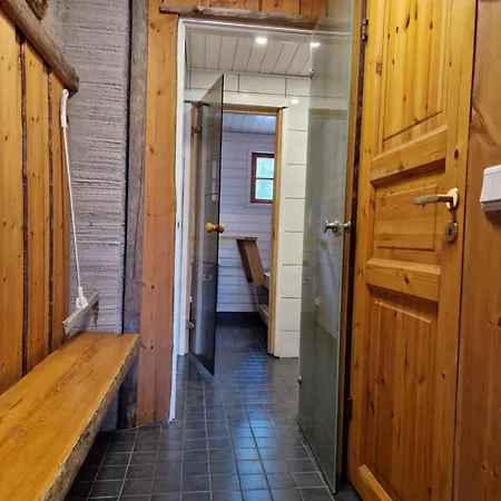 Jaenkae 16 Kovalammen Rannalla, Valaistun Ladun Vieressae Pudasjarvi