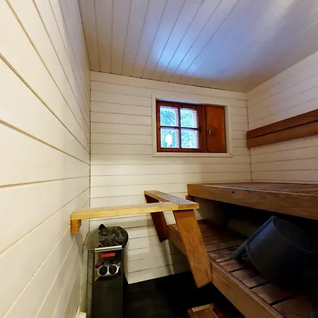 Jaenkae 16 Kovalammen Rannalla, Valaistun Ladun Vieressae Σαλέ